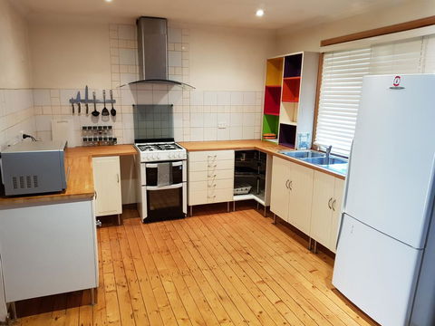 Family Getaway In Eildon - Pet Friendly - Perths Hotel 2