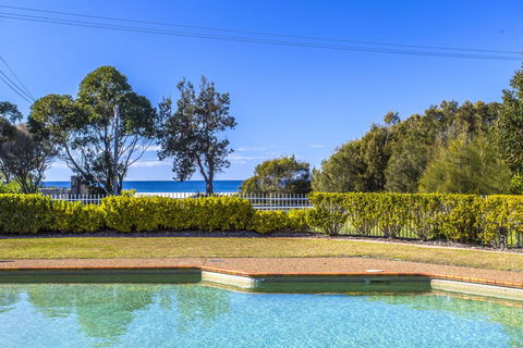 Fathoms 8 - Mollymook - Perths Hotel 2