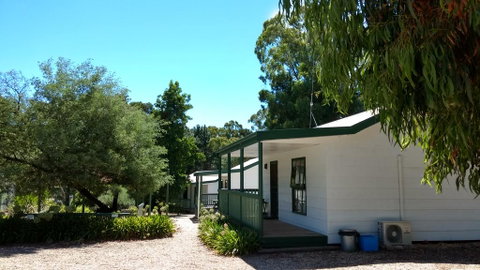 Fernleigh Accommodation - Perths Hotel 1