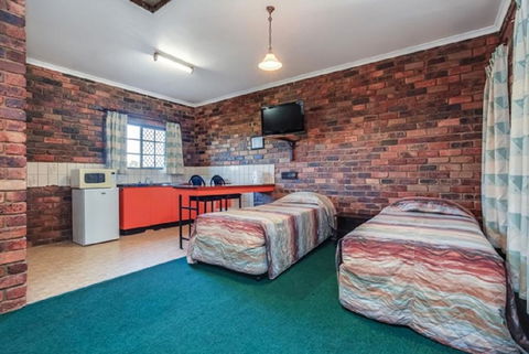 Fernvale Hotel Motel - Perths Hotel 3