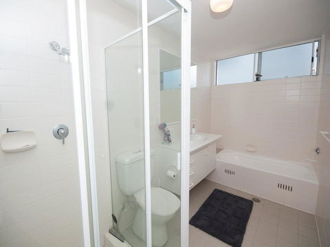 Filtered River Views - Perths Hotel 3