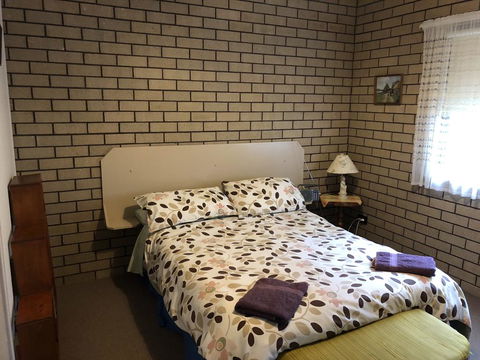 Flat 1/15 Dalmeny Drive - Perths Hotel 2