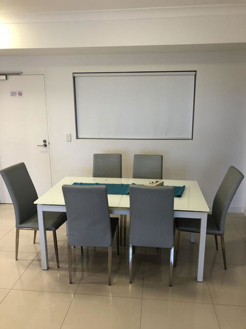 Four Bedroom Apartment - Perths Hotel 1
