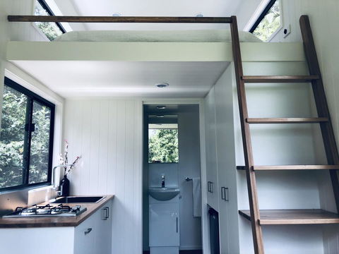 Francisco D'Anconia Tiny House - Perths Hotel 1