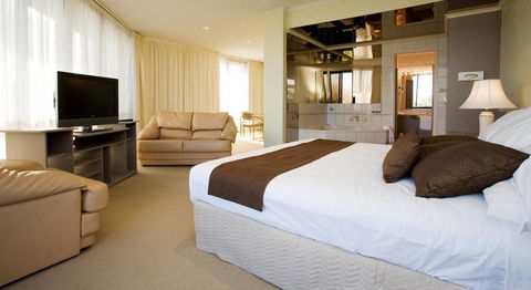 Frankston International - Perths Hotel 1