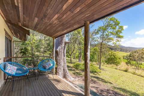 Orara Glen Pty Ltd- Friday Creek Retreat - Perths Hotel 1