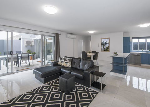 FV4006 Apartments - Perths Hotel 0