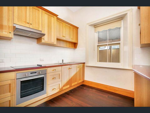 Gawler Heritage Accommodation - Perths Hotel 2