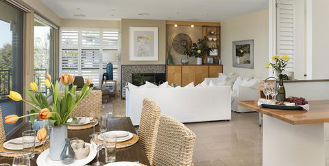 Gaze North Mollymook - Perths Hotel 1