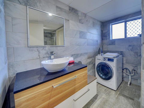GCHM Beachside Getaway With Netflix & Wi-Fi - Perths Hotel 3