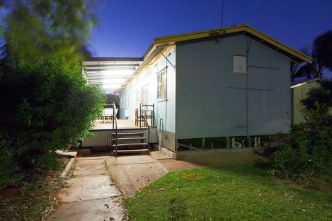 Getaway Villas Unit 3 - 3 Bedroom Self-Contained Villa With A Deck - Perths Hotel 0