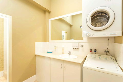 Globe Apartments - Perths Hotel 2