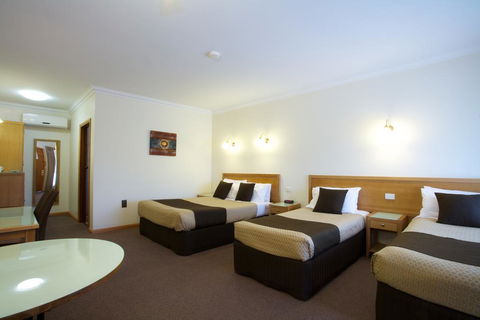Golden Grain Motor Inn - Perths Hotel 1