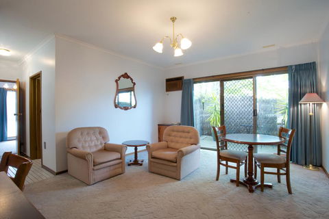 Golden Grain Motor Inn - Perths Hotel 0
