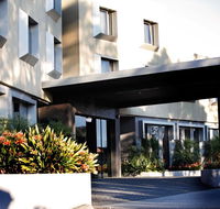 Golden Pebble Hotel - Perths Hotel