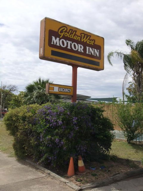 Golden West Motor Inn - Perths Hotel 0