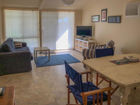 Gone Fishing - Perths Hotel 1