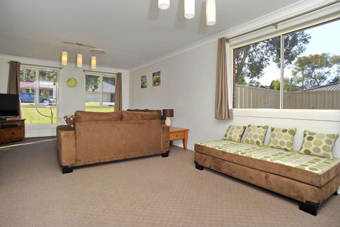 Government Rd 77 - Shoal Bay - Perths Hotel 1