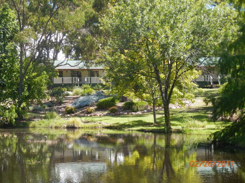 Granite Gardens Cottages & Lake Retreat - Perths Hotel 0