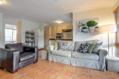 Great For Families.Pool & Kitchen - Perths Hotel 1