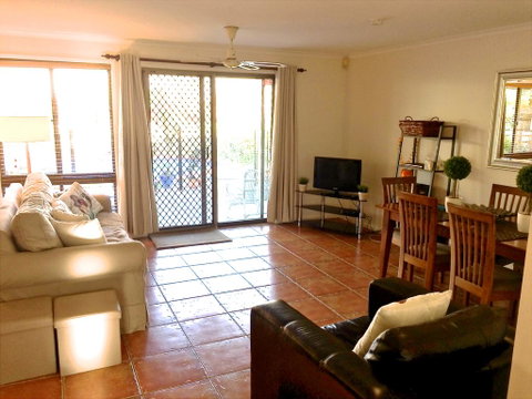 Great For Families.Pool & Kitchen - Perths Hotel 3