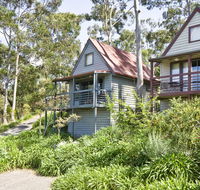 Great Ocean Road Cottages - Perths Hotel