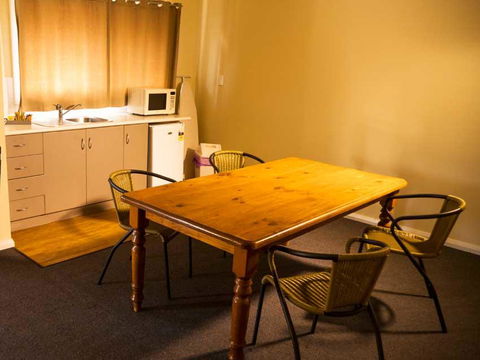 Great Western Travel Village - Perths Hotel 3