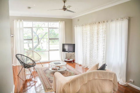 Gregory's Place - Perths Hotel 0