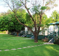 Gundagai Cabins  Tourist Park - Perths Hotel