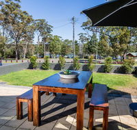 HARBOUR LIGHTS - Ulladulla - Perths Hotel
