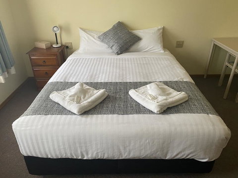 Hathaway - Perths Hotel 1