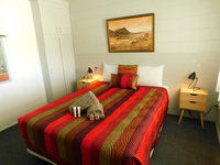 Book Hatton Vale Accommodation Vacations Perths Hotel Perths Hotel