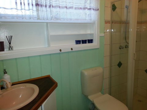 HEALESVILLE GETAWAY - Perths Hotel 1