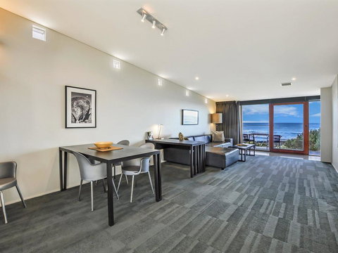 HEARN'S BEACHSIDE VILLA 2 - Perths Hotel 2