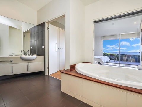 HEARN'S BEACHSIDE VILLA 7 - Perths Hotel 1