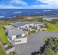 HEARN'S BEACHSIDE VILLA 8 - Perths Hotel