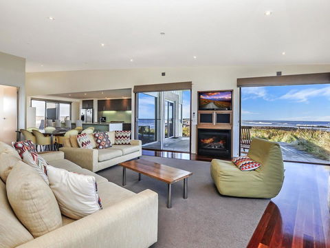 HEARN'S BEACHSIDE VILLA 9 - Perths Hotel 2