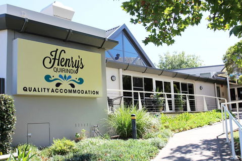 Henry's Quirindi - Perths Hotel 0