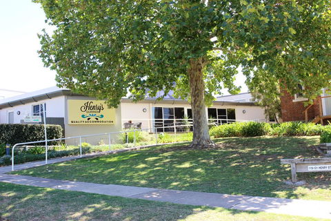 Henry's Quirindi - Perths Hotel 3