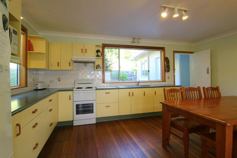 Hi View, 18 Dulconghi Street - Perths Hotel 0