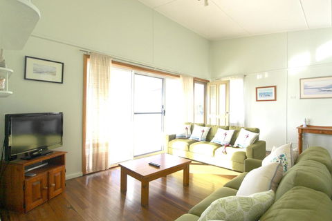 Hi View, 18 Dulconghi Street - Perths Hotel 1