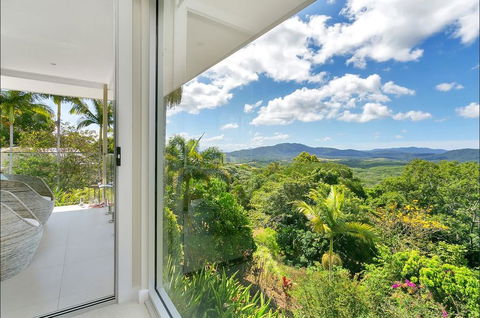 Hilltop Rainforest Retreat - Perths Hotel 1