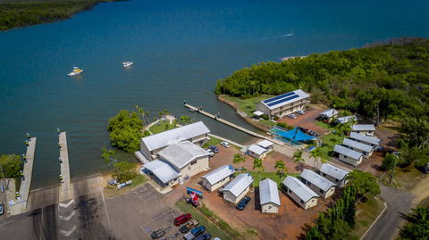 Hinchinbrook Marine Cove Resort - Perths Hotel 2