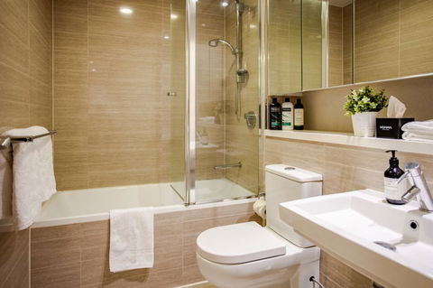 HOAMA Properties At Wentworth Point - Perths Hotel 2