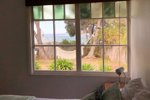 Hobart Beach Front Cottage - Perths Hotel 2