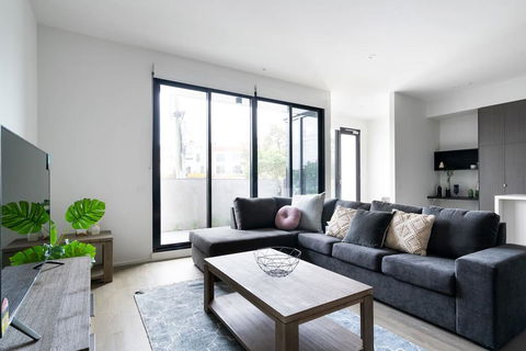 HOLIDAY HOME 3BR TOWNHOUSE With WIFI NEAR HIGHPOINT - Perths Hotel 0