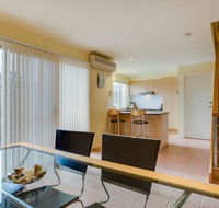 Holidays at Hollydene - Perths Hotel