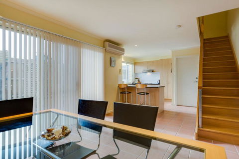 Holidays At Hollydene - Perths Hotel 0