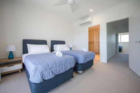 HomePlus - Lakeview Morden Townhouse - Perths Hotel 1