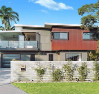Horizons at Currarong - architecturally designed beach house - Perths Hotel